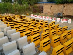 水泥防撞墩上黃黑線的作用以及如何噴漆 