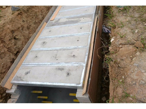 如何處理電纜溝蓋板積水問題