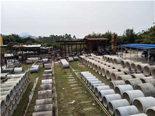 離心混凝土排水管(圖4) 即將運(yùn)往異地的離心混凝土排水管