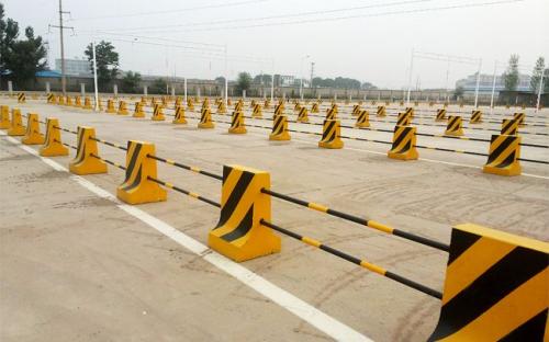 水泥防撞墩有哪些好處?(圖1) 水泥防撞墩的好處