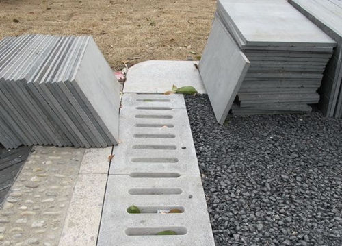 深圳混凝土蓋板表面出現(xiàn)裂紋的解決辦法