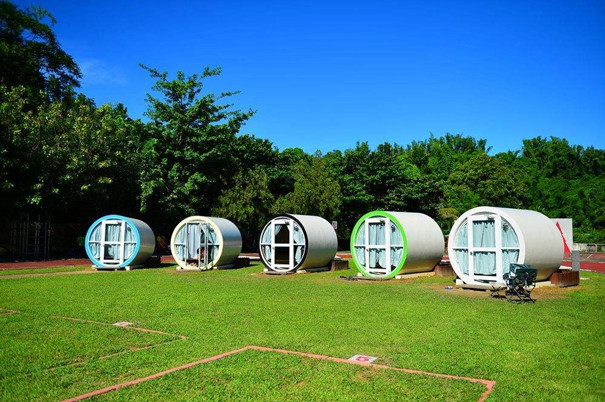 水泥管(圖9) 水泥管在西方國家被拿來當(dāng)房子住