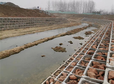 安裝工作結(jié)束后的整個河道風(fēng)景